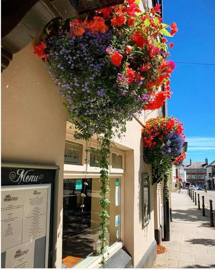 The Coach And Horses Inn Chepstow Exterior photo